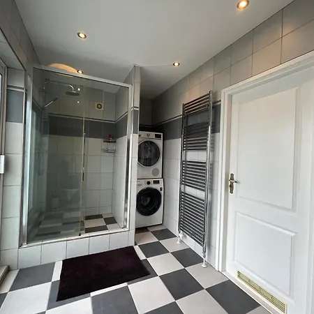 Palm House Apartman *